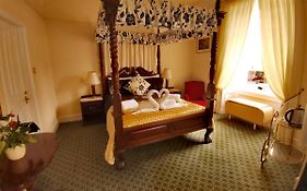 Victoria Hotel